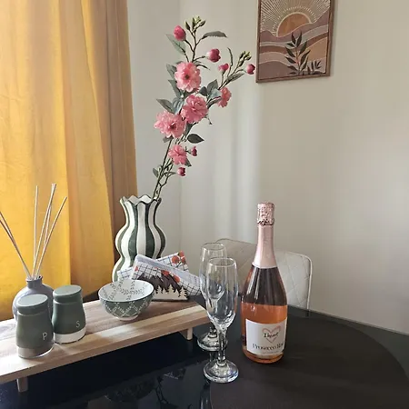 Modern 3-bed Detached House With A Double Driveway, Free Wi-fi, Garden With Playground And Bbq * Λιντς