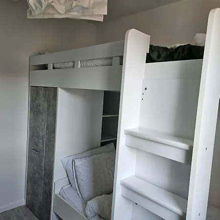 Σπίτι διακοπών Modern 3-bed Detached House With A Double Driveway, Free Wi-fi, Garden With Playground And Bbq Λιντς
