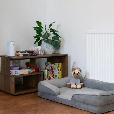 Modern 3-bed Detached House With A Double Driveway, Free Wi-fi, Garden With Playground And Bbq Holiday home Leeds (West Yorkshire)